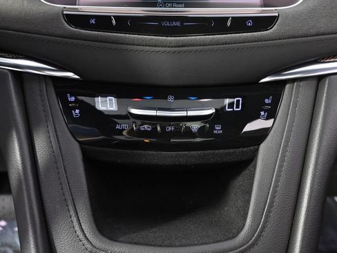 Used 2017 Cadillac XT5 Platinum w/ Driver Assist Package AWD/4WD image 31
