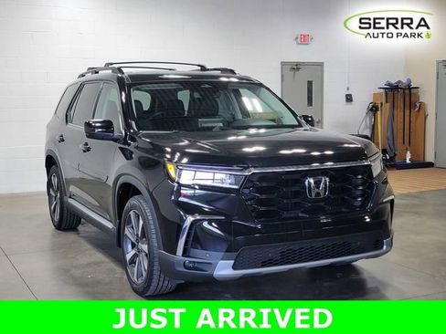 Used 2023 Honda Pilot Touring image 4