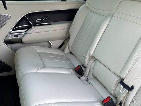 Certified 2024 Land Rover Range Rover Long Wheelbase Autobiography image 13