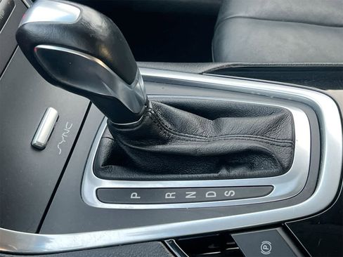 Used 2017 Ford Edge Titanium w/ Technology Package image 32