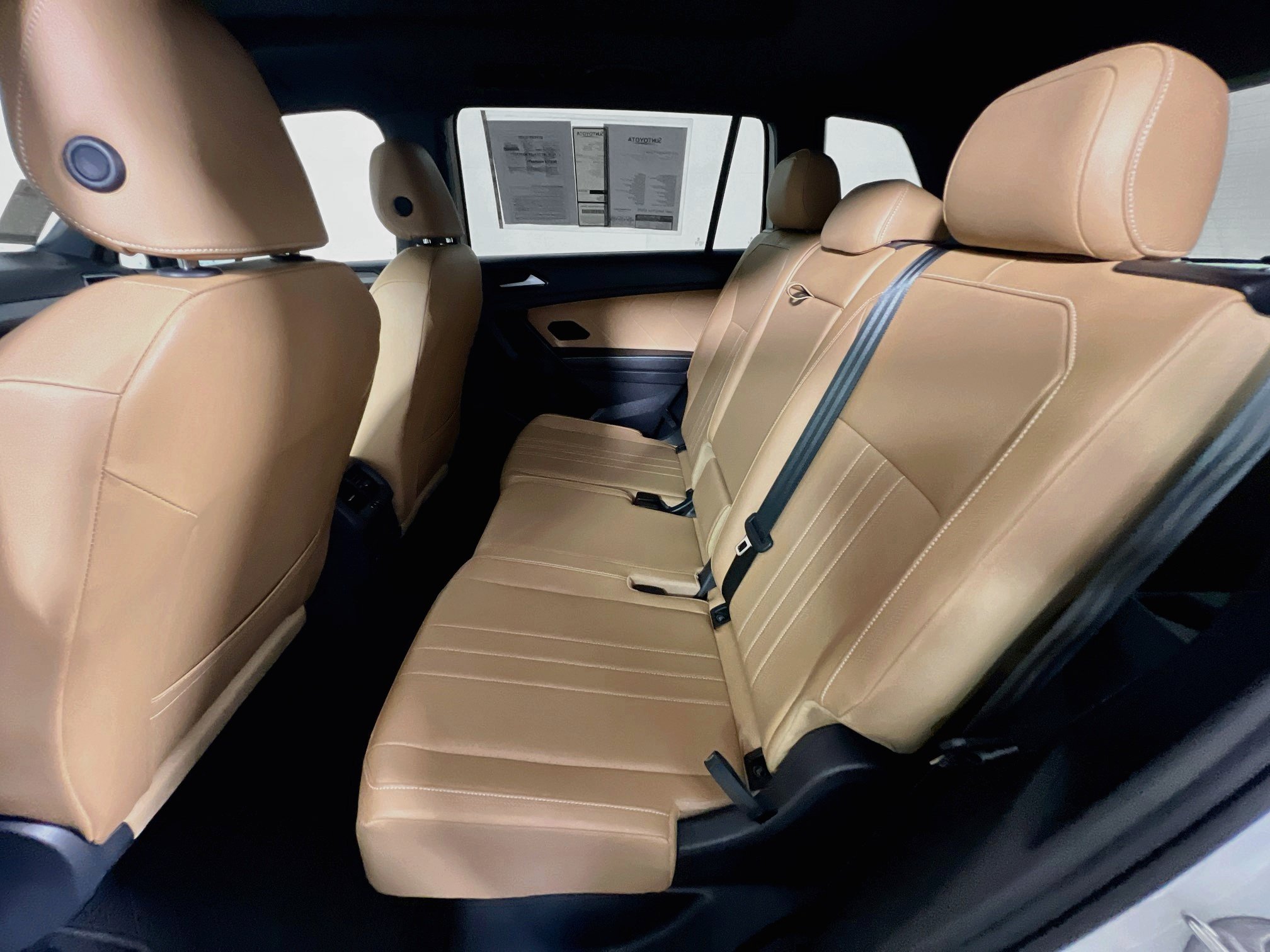 Used 2023 Volkswagen Tiguan SE w/ Panoramic Sunroof Package FWD image 28