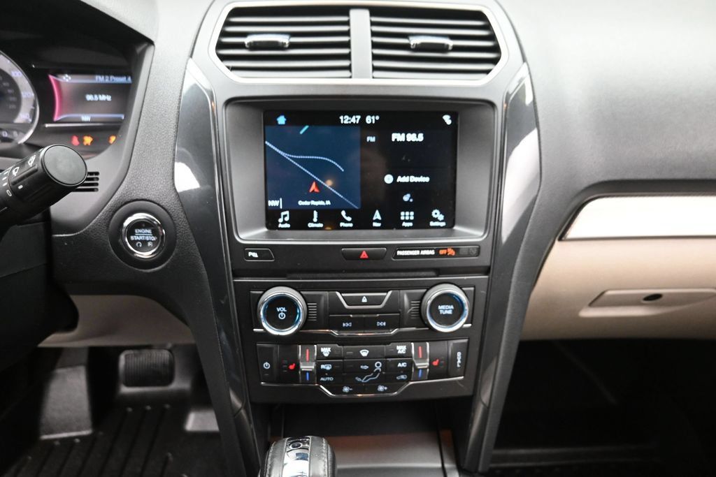 Used 2018 Ford Explorer XLT w/ Equipment Group 202A AWD/4WD image 20