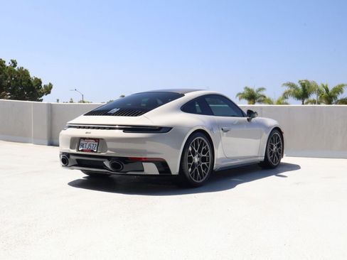 Certified 2024 Porsche 911 Carrera T RWD image 9