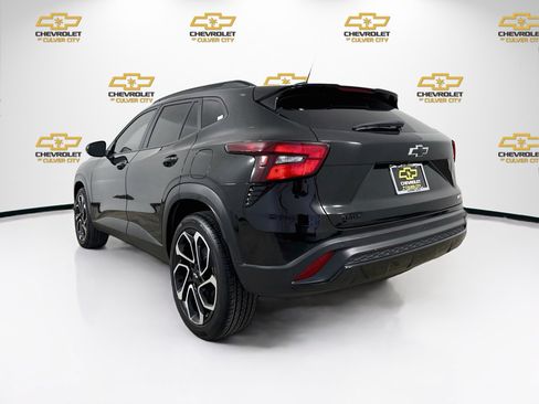 Used 2024 Chevrolet Trax RS w/ Sunroof Package FWD image 6