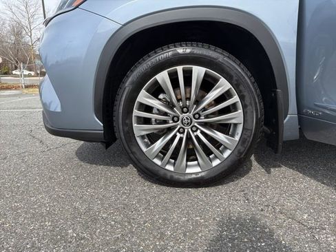 Used 2021 Toyota Highlander Platinum image 26