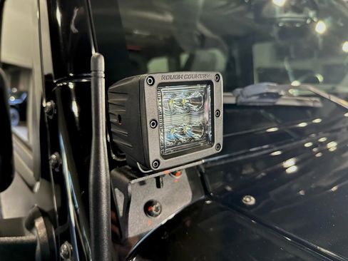 Used 2017 Jeep Wrangler Unlimited Rubicon w/ Connectivity Group image 29