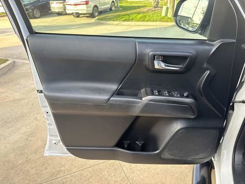 Used 2020 Toyota Tacoma TRD Off-Road image 20