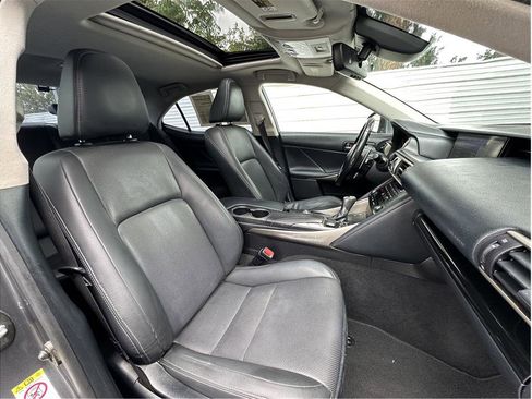 Used 2017 Lexus IS 200t w/ Navigation System Package RWD image 4
