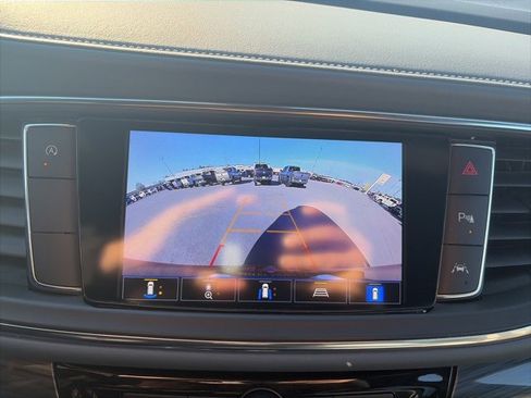 Used 2024 Buick Enclave Premium image 22