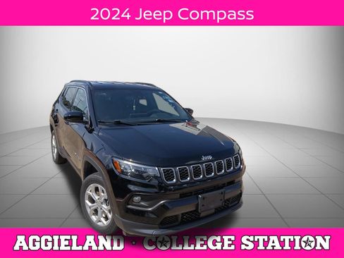 Used 2024 Jeep Compass Latitude AWD/4WD image 1