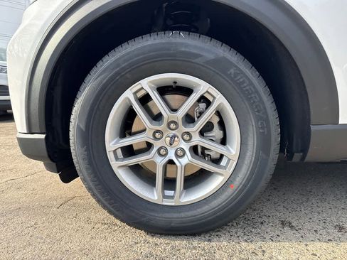 New 2026 Ford Explorer Active w/ Active Comfort Package image 9