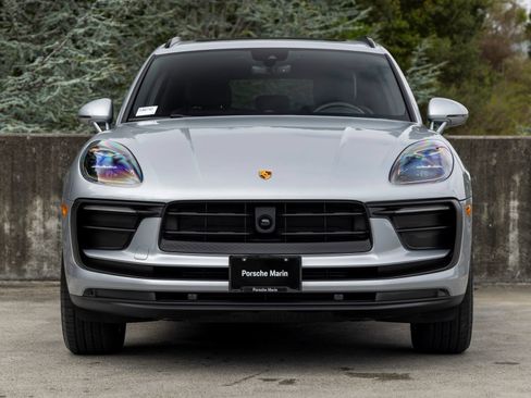 Certified 2026 Porsche Macan AWD/4WD image 8