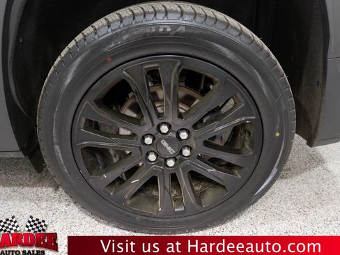 Used 2021 GMC Acadia SLE w/ Elevation Edition image 10