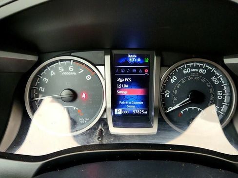 Used 2018 Toyota Tacoma Limited image 14