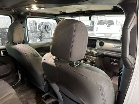Used 2023 Jeep Wrangler Willys image 11
