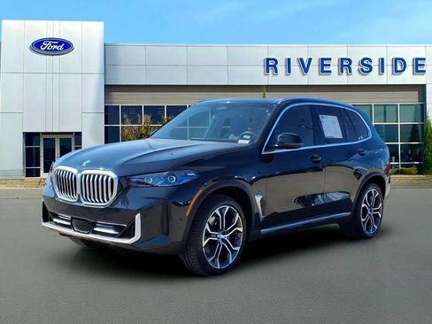 Used 2025 BMW X5 xDrive40i w/ Premium Package AWD/4WD image 3