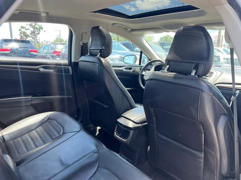 Used 2014 Ford Fusion SE w/ Equipment Group 202A FWD image 16