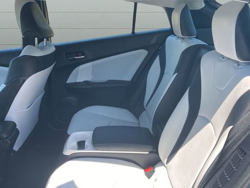 Used 2017 Toyota Prius Prime Advanced FWD image 20