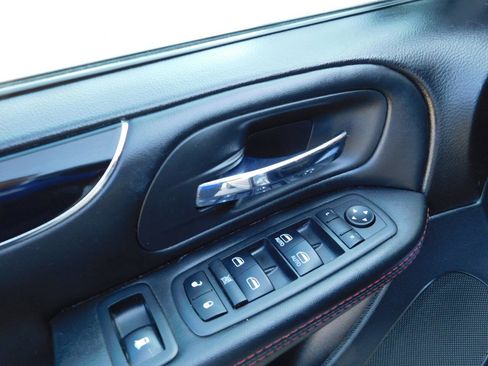 Used 2018 Dodge Grand Caravan GT FWD image 20