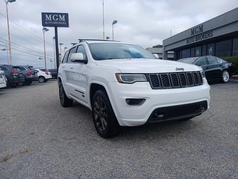 Used 2017 Jeep Grand Cherokee Limited 75th Anniversary image 2
