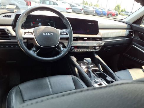 Used 2024 Kia Telluride EX w/ EX Captain's Chair Package FWD image 5