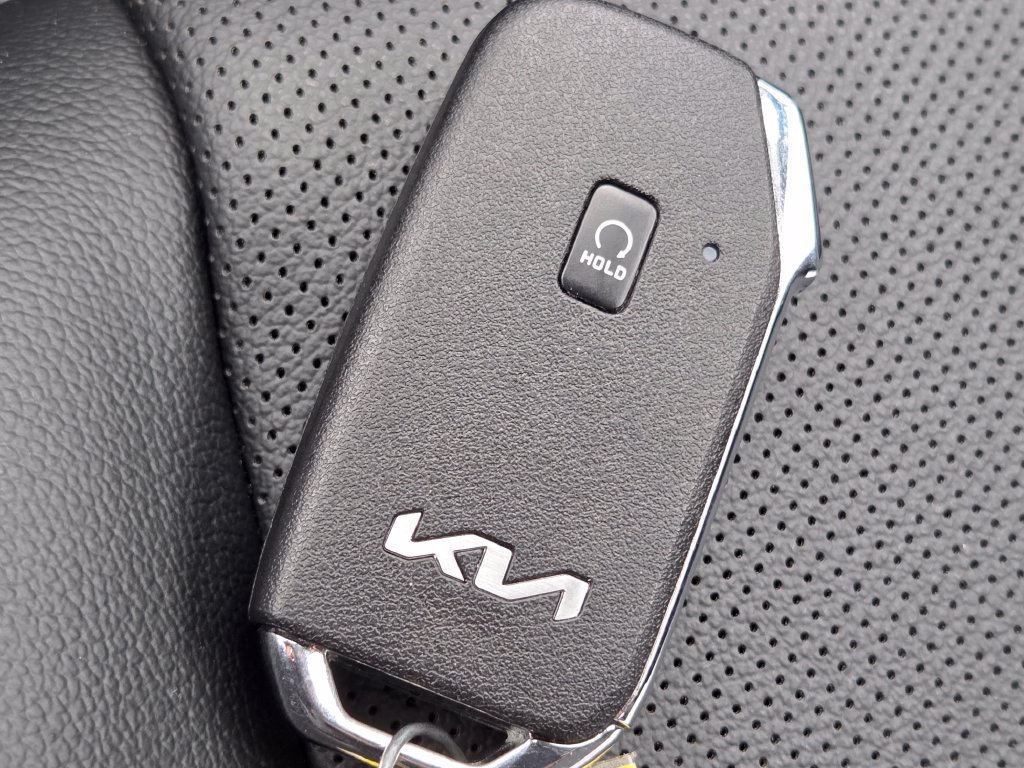 Used 2025 Kia Sportage SX FWD image 34