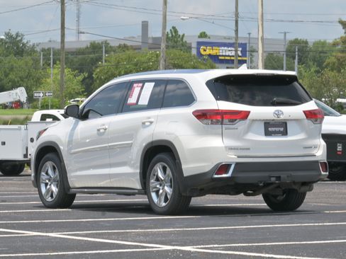 Used 2017 Toyota Highlander Limited AWD/4WD image 3