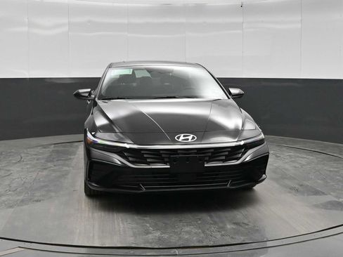 New 2026 Hyundai Elantra SEL Sport Premium FWD image 2