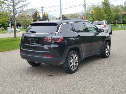 Used 2022 Jeep Compass Latitude AWD/4WD image 4