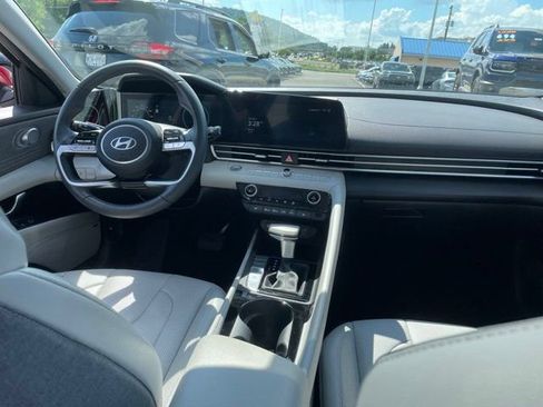 Used 2024 Hyundai Elantra Limited FWD image 7