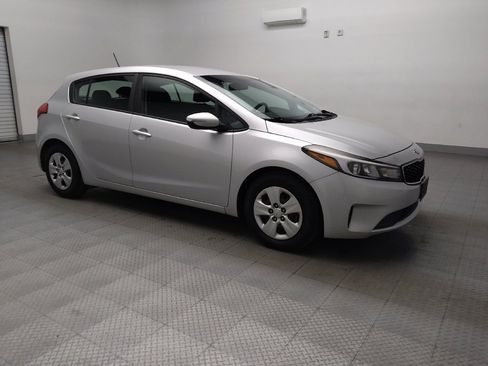 Used 2017 Kia Forte LX image 13