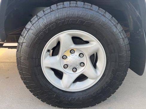 Used 2002 Toyota Tundra SR5 image 16