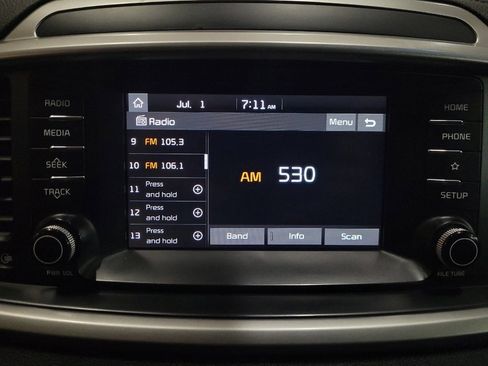 Used 2020 Kia Sorento LX AWD/4WD image 25