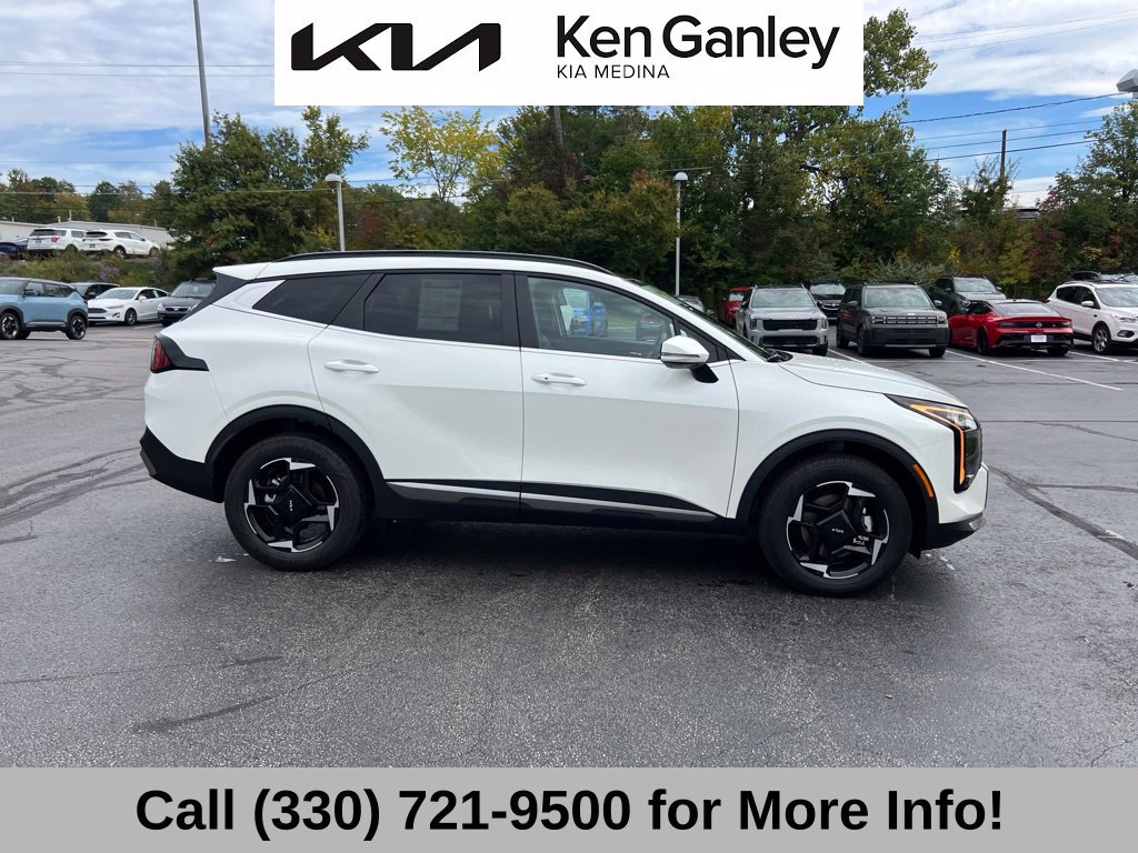 Certified 2026 Kia Sportage EX w/ EX Panoramic Sunroof Package AWD/4WD image 8