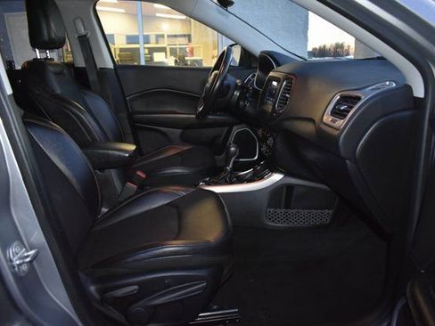 Used 2019 Jeep Compass Latitude image 39