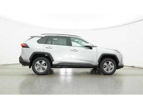 New 2025 Toyota RAV4 XLE image 27
