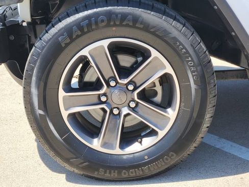 Used 2023 Jeep Wrangler Unlimited Sahara AWD/4WD image 9