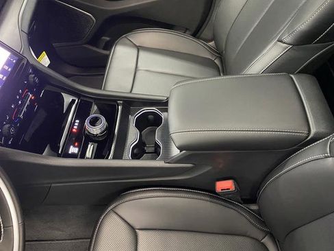 New 2025 Jeep Grand Cherokee Limited w/ Luxury Tech Group II image 21