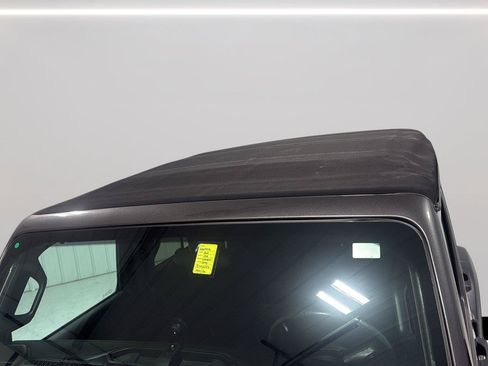 Used 2018 Jeep Wrangler Unlimited Sport S AWD/4WD image 10