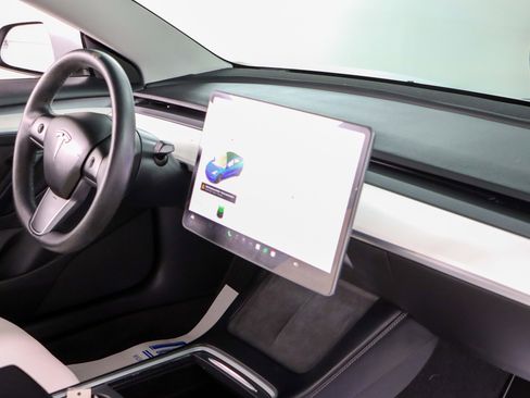 Used 2022 Tesla Model 3 Long Range AWD/4WD image 23