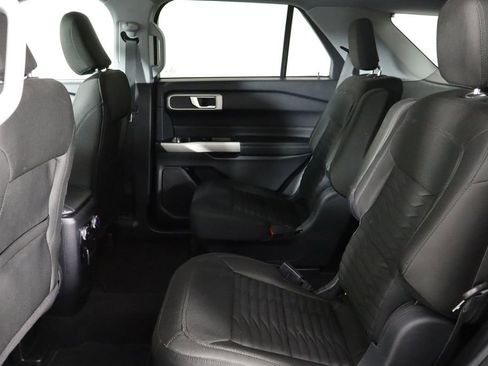 Used 2021 Ford Explorer XLT RWD image 16