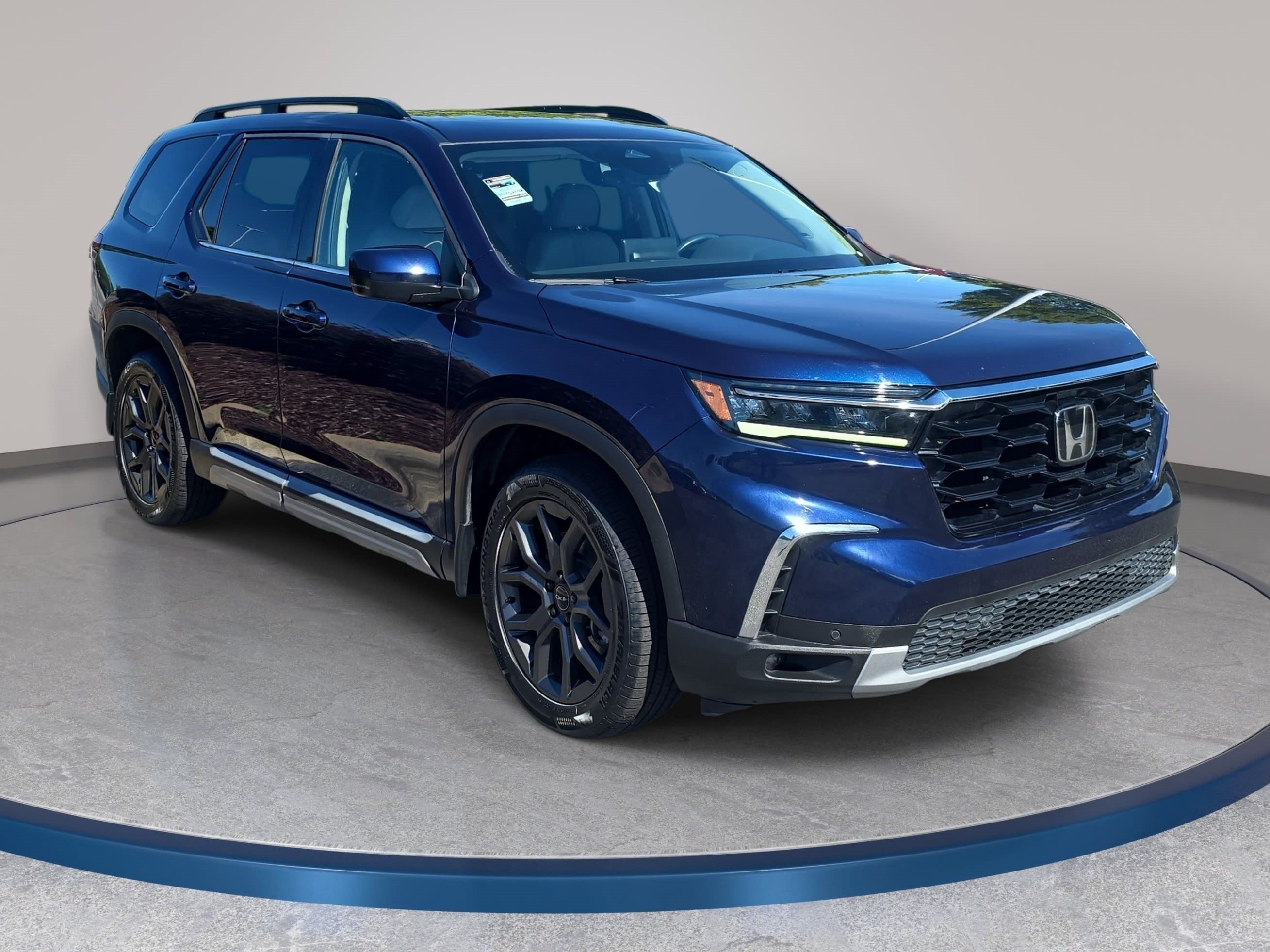 Used 2024 Honda Pilot Touring image 3
