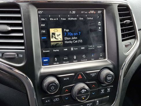 Used 2018 Jeep Grand Cherokee Altitude AWD/4WD image 19
