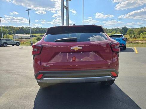 New 2026 Chevrolet Trax LT w/ Sunroof Package FWD image 3