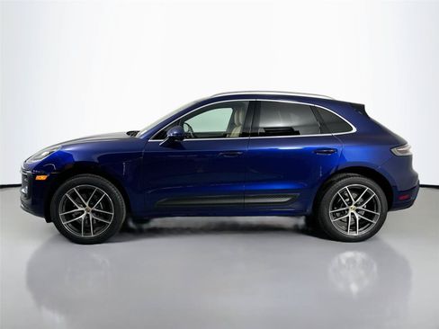 Certified 2024 Porsche Macan AWD/4WD image 2
