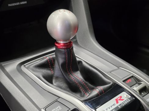 Used 2017 Honda Civic Type R image 26