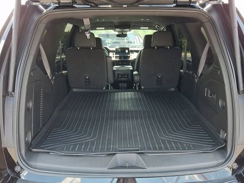 Used 2024 Chevrolet Tahoe Premier AWD/4WD image 24