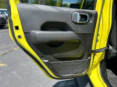 Used 2023 Jeep Wrangler Unlimited Sahara AWD/4WD image 22