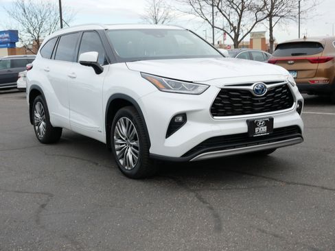 Used 2022 Toyota Highlander Platinum image 7