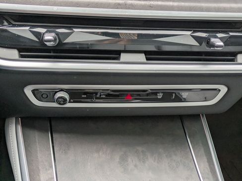 Used 2025 BMW X5 M60i w/ Climate Comfort Package image 22